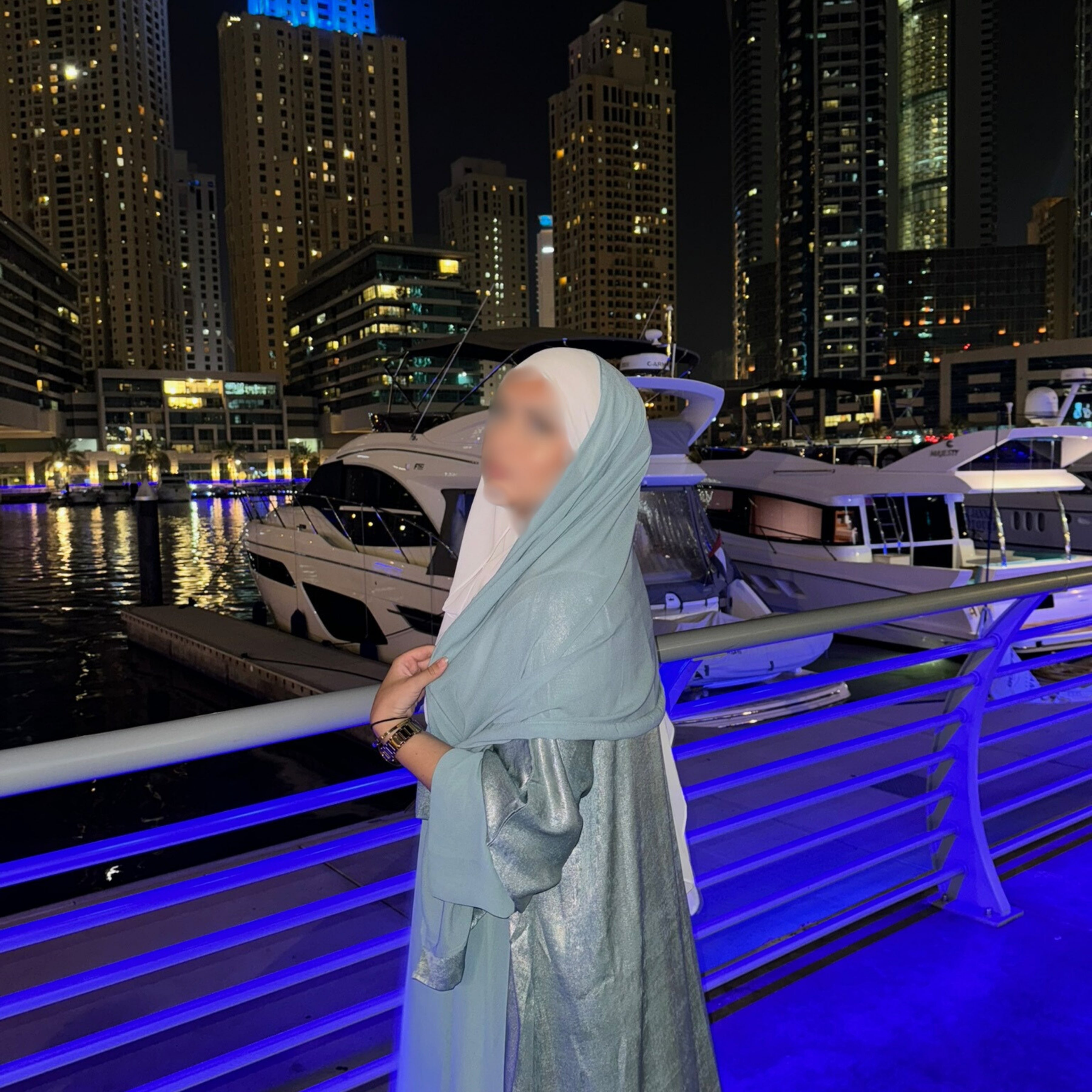 LOUISAK  -Loyauté, douceur et élégance